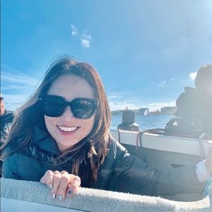 Meet your Posher, Lori